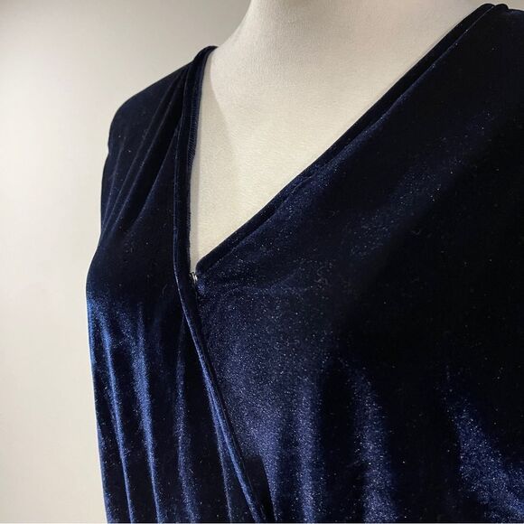 Elegant Navy Velvet long sleeve long pants Jumpsuit size large - Picture 2 of 15